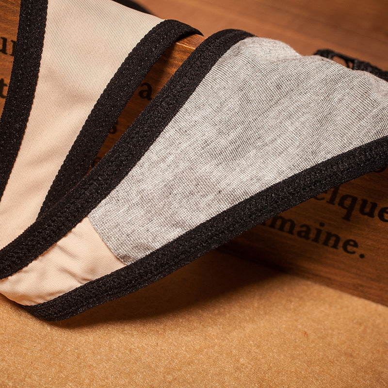 Perizoma sexy in delicata rete con ritagli civettuoli. Acquista 3 e ricevi 1 GRATIS!