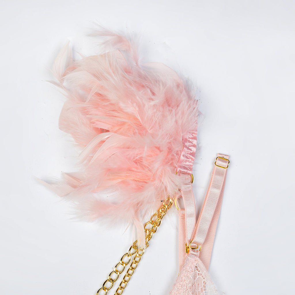 Completo intimo di lusso in pizzo Feathered Elegance