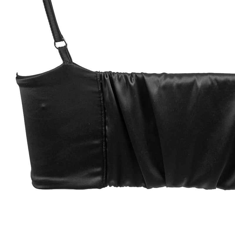 Completo reggiseno a triangolo in raso e slip a vita alta in pizzo