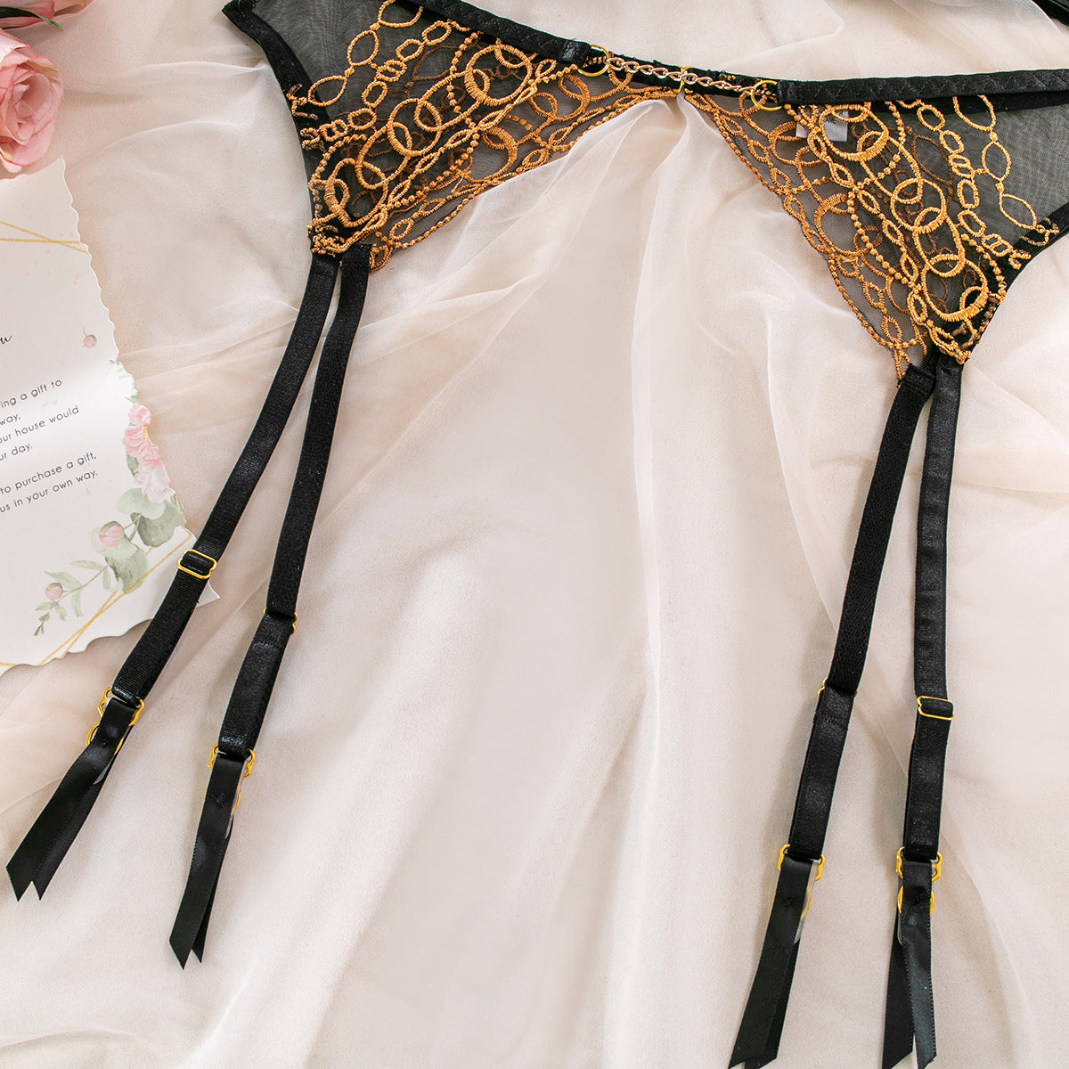 Set di Lingerie in Tulle Nero Dorato – Abbraccio Dorato ADEA